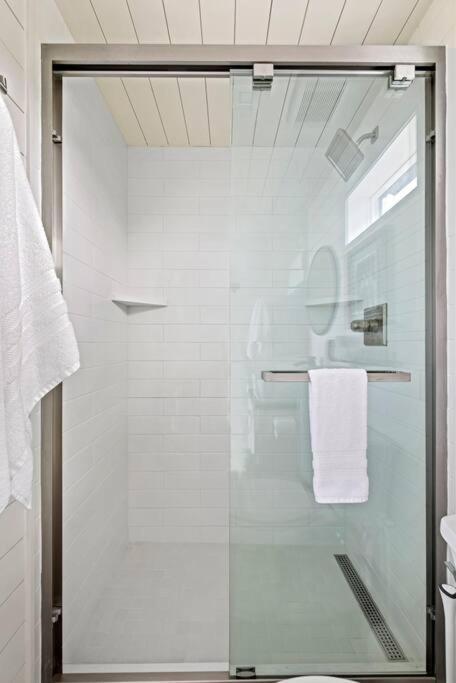 New The Perry Cozy Container Home Fredericksburg Ngoại thất bức ảnh