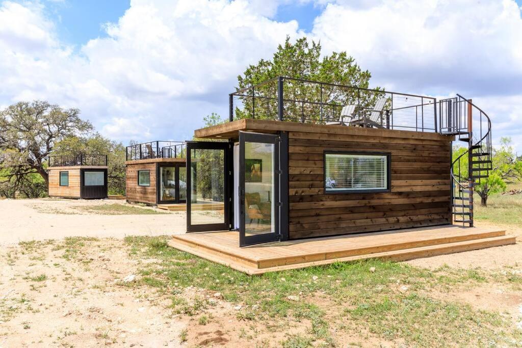 New The Perry Cozy Container Home Fredericksburg Ngoại thất bức ảnh